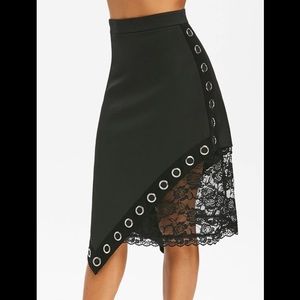Skirt with lace and grommets